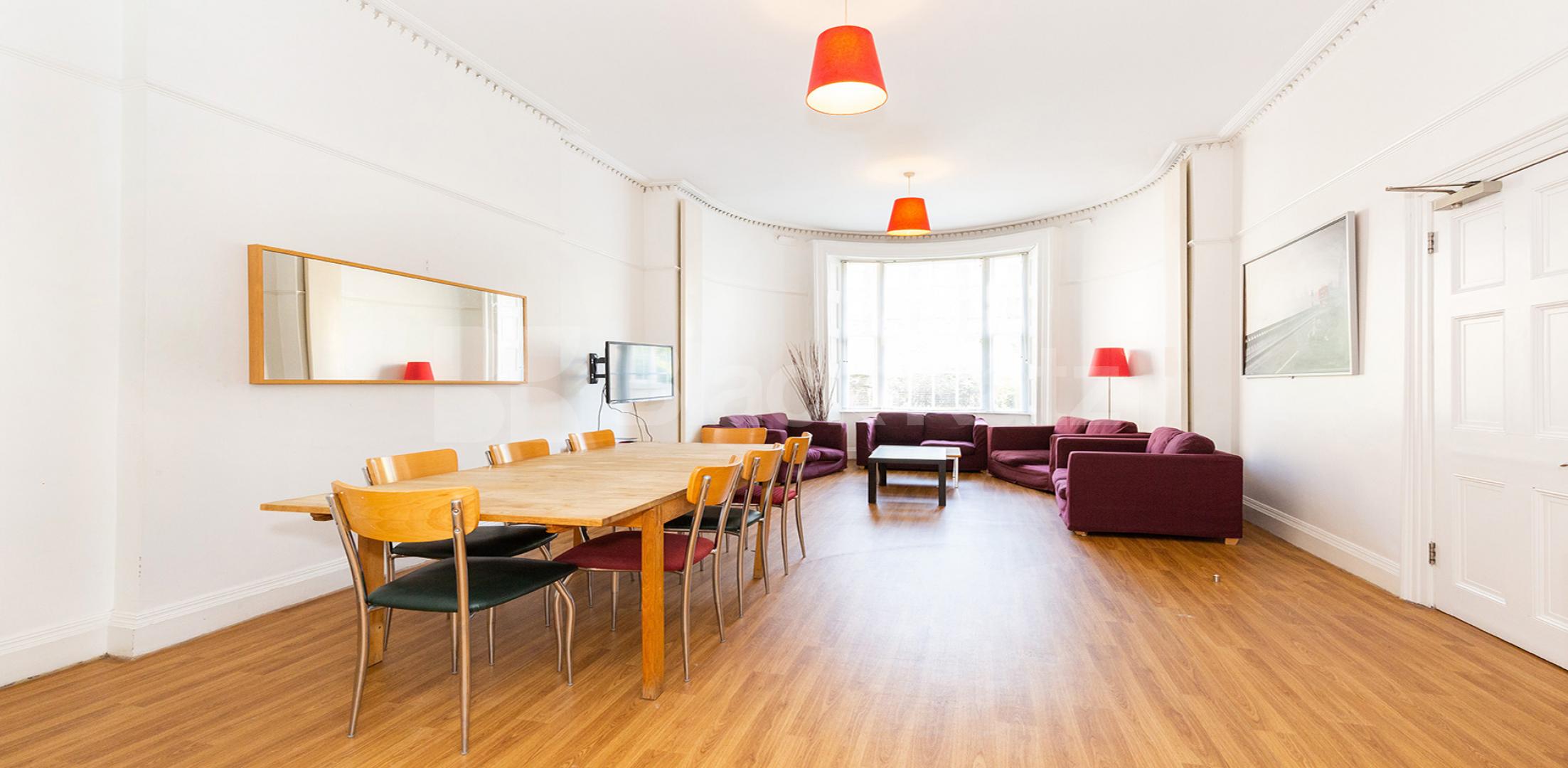 			HUGE 5 BED 4 BATH IN WC1!, 5 Bedroom, 1 bath, 1 reception Flat			 Bedford Place, BLOOMSBURY